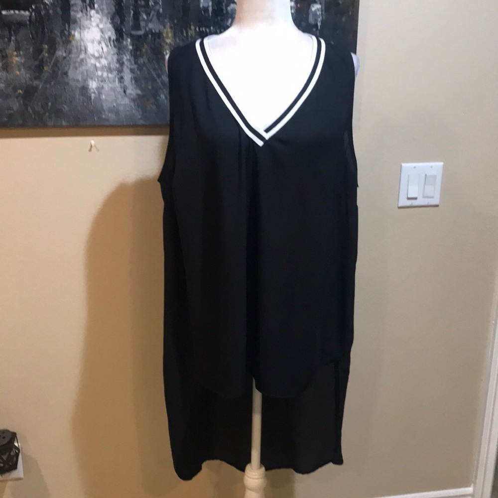 TORRID - Black and White V-Neck Sheer Hi-Low Rounded Hem Sleeveless Top-Size 3